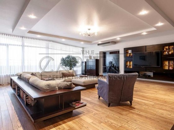 Корона Печерська купити 3 кімнатну квартиру Мирного Панаса центр Киева Київ