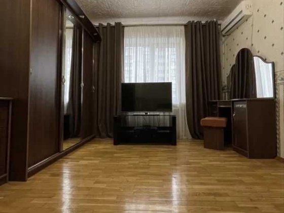 Топ Вишняківська 7 а метро Позняки 90 кв Сертифікат Безнал Київ