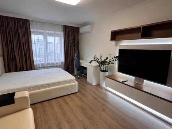 Світла та затишна 3-кімнатна квартира вул. Драгоманова 12-А. Киев