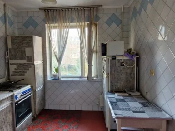 Продаж 2 кімнатна квартира, метро Харківська 5хв вторичка Київ