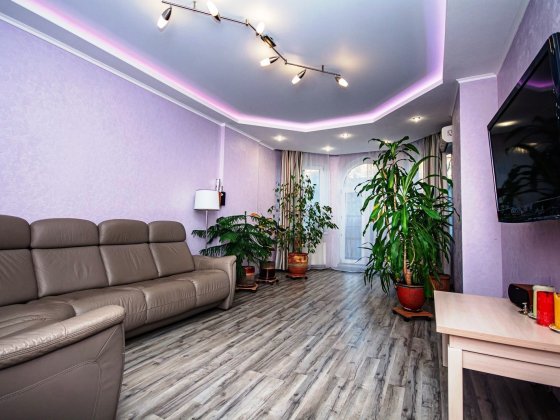 Продам 4-к квартиру з паркінгом по вул. Дмитрівська 75, ЖК Златоустівський. Киев