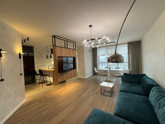 Продам 4 кімнатну квартиру з ремонтом ЖК Адамант Київ