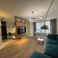 Продам 4 кімнатну квартиру з ремонтом ЖК Адамант Київ