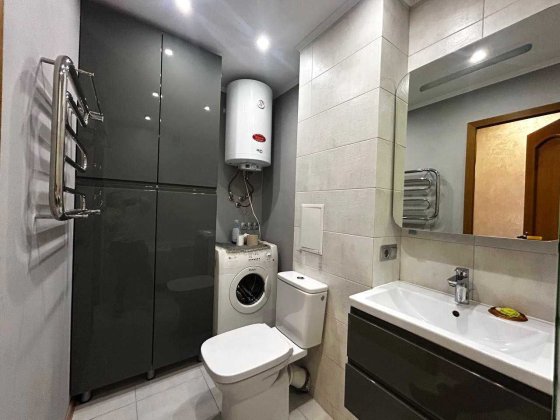 М Лесная, ул Космонавта Поповича 8, 9/12, мебель, свободна - эксклюзив Київ