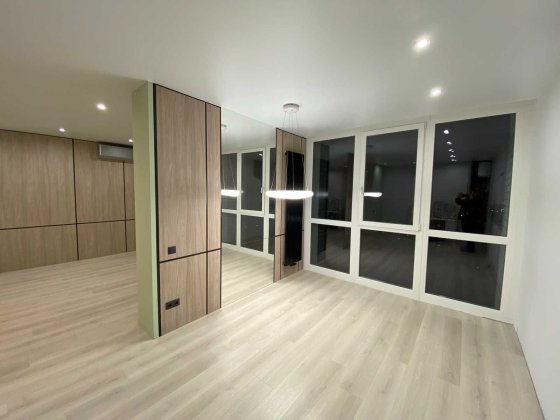 вул. Героїв полку "Азов", 8. 3-к. 94 кв.м. Без %. В блекаут все працює Киев