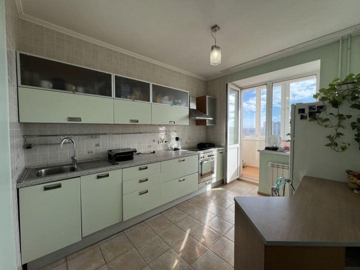 Продаж 2к72м2 Бульвар Верховної Ради 21А Дарниця Паркінг - фото 1