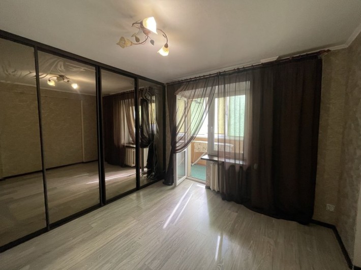 Бальзака 80, велика 3-кім з ремонтом та меблями! - фото 1