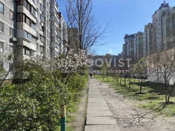 Продаж 3к Оболонь Метро ремонт Київ