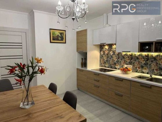 Продається 1-к квартира з ремонтом у ЖК Русанівська Гавань Видова Київ