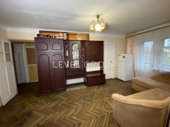 Трикімнатна квартира  метро Чернігівська 10хв пішки Киев