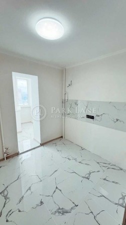 ТЕРМІНОВО Лифаря Сержа новий ремонт квартира 34м2 ВИГІДНО ЛОДЖИЯ - фото 1