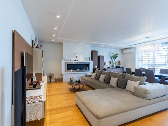 Продажа квартири 180м  4К  Ділова 2Б Олімпійський Киев