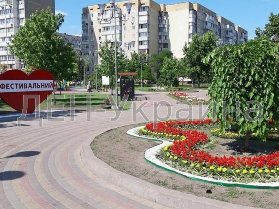 1 кім квартира в центрі Троєщини (Фестик), ремонт, середн. поверх, ГАЗ Київ