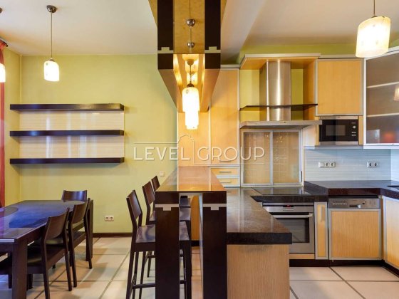 ВЕЛИКА 4кім з авторським ремонтом 162м2 Коновальця 36Б метро Печерська Киев