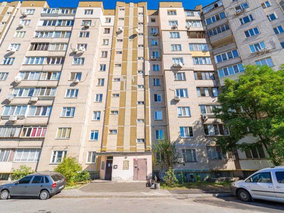 Продам 2 кім., Ревуцького 34, Дарницький район, Харківська, Позняки! Київ