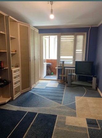 Продам гарну двох.кімнатну квартиру на Лісовому! - фото 1