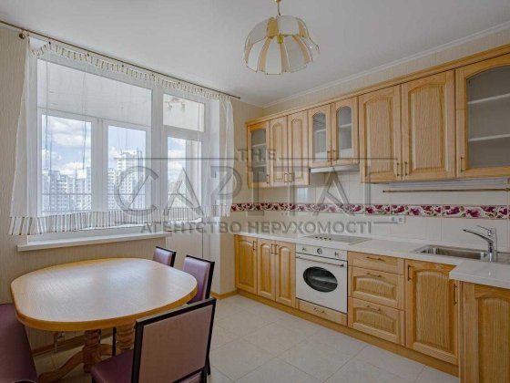 Продаж 2 кімнатної квартири по вул.Єлизавети Чавдар 1 Київ