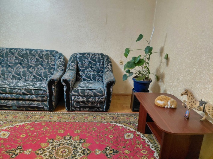 Продам 2 кім.квартиру на троєщині - фото 1