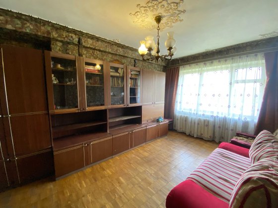 Продам 3-х кімн. квартиру Дарницька площа,  Харківське шосе 4/1 Київ