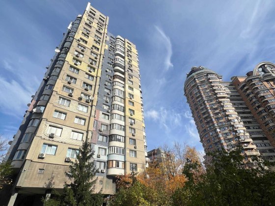 Продається 2к квартира Старонаводницька 4 Печерськ Киев