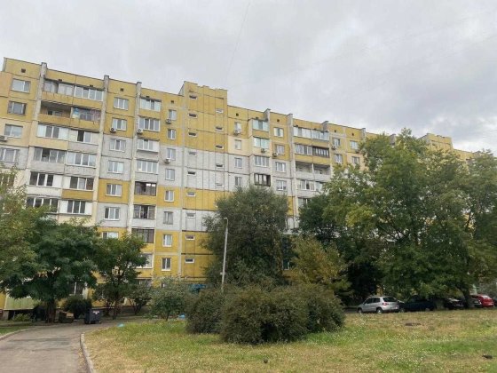 Продаж 1-кімнатної. 38 кв.м. Початок Троєщини. Драйзера, Рейгана. Київ