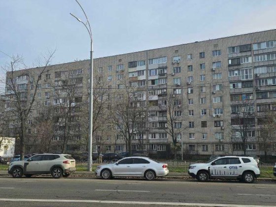 Г. полку "Азов" 11, цегла, роздільна 2к, ст.м. Оболонь - 6 хв. пішки! Київ