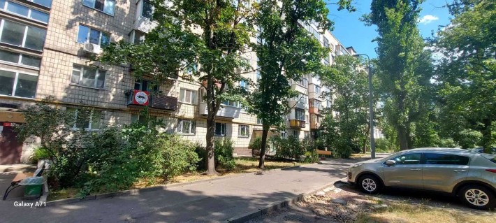 Продаж 2 к квартири русанівка  цегляний будинок - фото 1