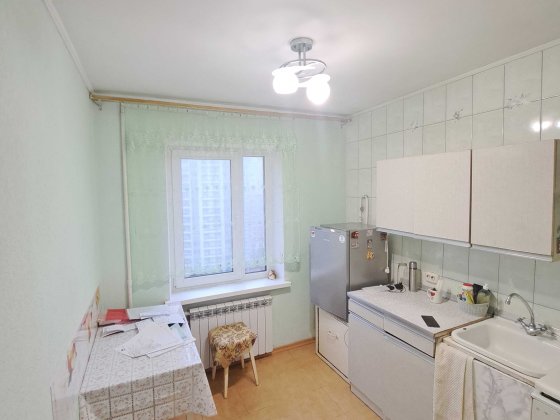 Продам 1-кімнатну квартиру Демiiвська 35 Київ