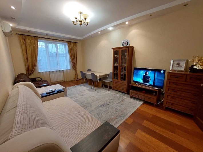 Без комісії продам роздільну 3-к. Новий будинок. Срібнокільська, 14а - фото 1