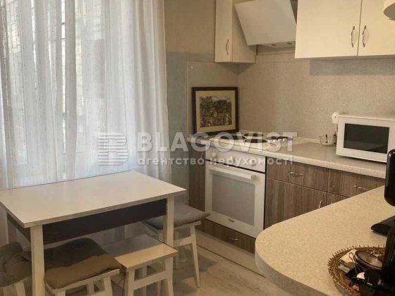 Програми - ТАК! Безготівка.  Продаж 3к квартири  вул. Ревуцького, 13 Киев