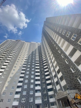 Жк Деснянський 31м2 (студія) з балконом, Героїв енергетиків 43 - фото 1