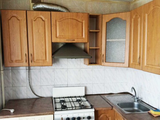 Продам 2-х кiмн.кварт.,  м.Чернiгiвська,  Лiсовий, вул. Мiлютенка 9а Київ