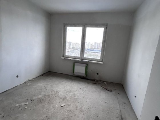 37м. Патріотика. Гмирі 22. Синевір,Введено в експлуатацію.Позняки10хв Киев