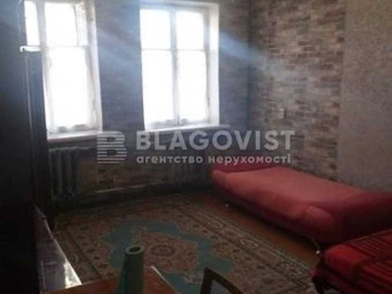 Продається 3 кімнатна  квартира в сталінці. Київ