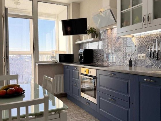 1 кімнатна видова квартира з ремонтом в Києві Дарницький Позняки Київ