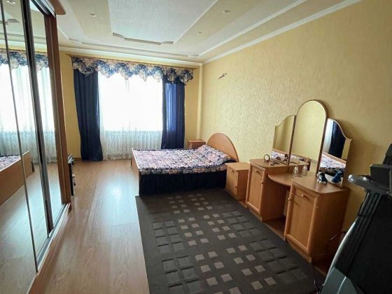 Продаж 3к квартира 108м2 Позняки Осокорки Ахматової Григоренка 24 Киев