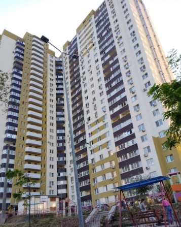 Однокомнатная моторний 11 а - фото 1