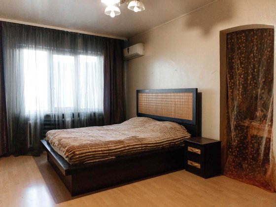 Продажа квартиры 6 комн. 186 м.кв. Харьковское шоссе 56 м. Харьковская Киев