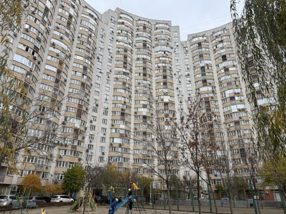 продаж квартири 1 кім 57м  вул. Урлівська 11/44 Киев