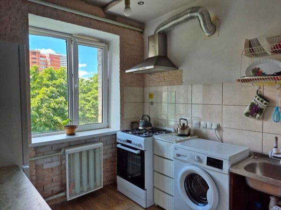 Продається двокімнатна квартира у зеленому серці Голосіївського району Київ