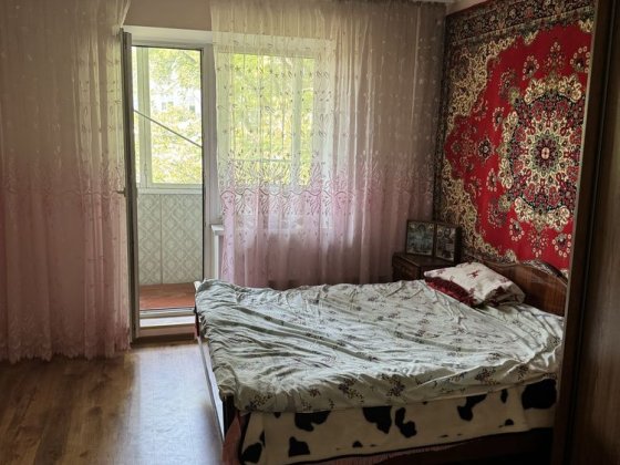 Продам 3-кімнатну квартиру на просп. Червоної калини(Маяковського) 34! Київ