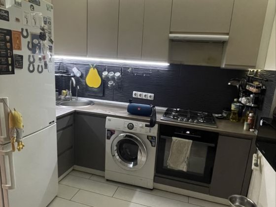 Продам 1-кімнатну квартиру біля ТРЦ “Республіка” та метро! Киев