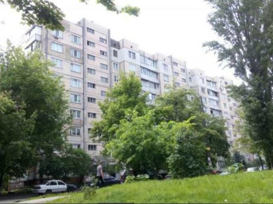 Велика 3-кімнатна на 2 поверсі • Під ремонт • Вишгородський масив Киев