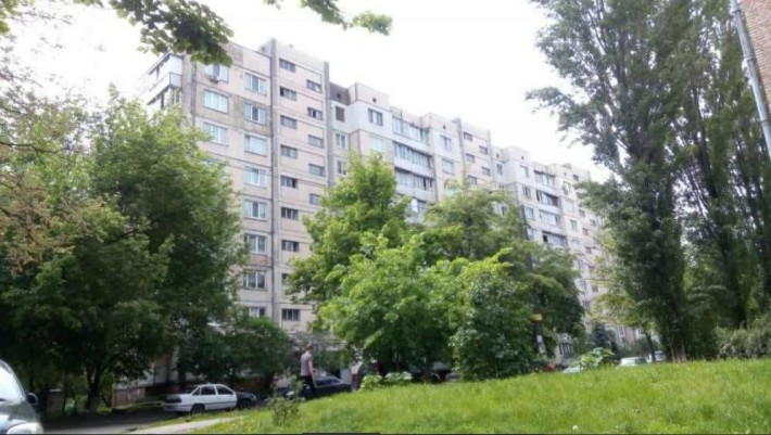 Велика 3-кімнатна на 2 поверсі • Під ремонт • Вишгородський масив - фото 1