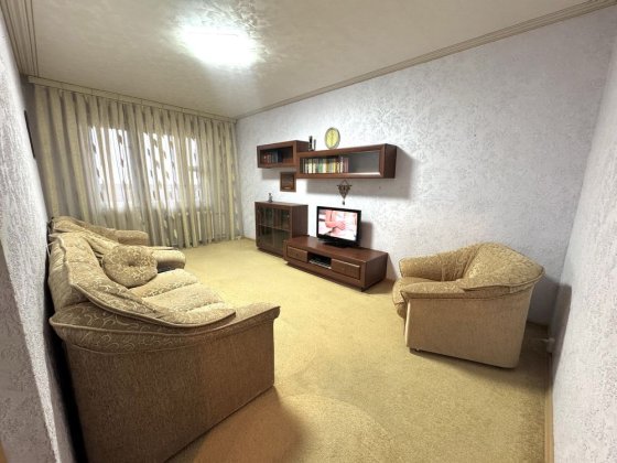 Продам 3 кімнатну квартиру Червоної калини, Маяковського. Киев