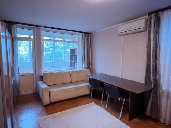 1-кімнатна квартира біля метро Лівобережна — вул. Шептицького, 7 Київ