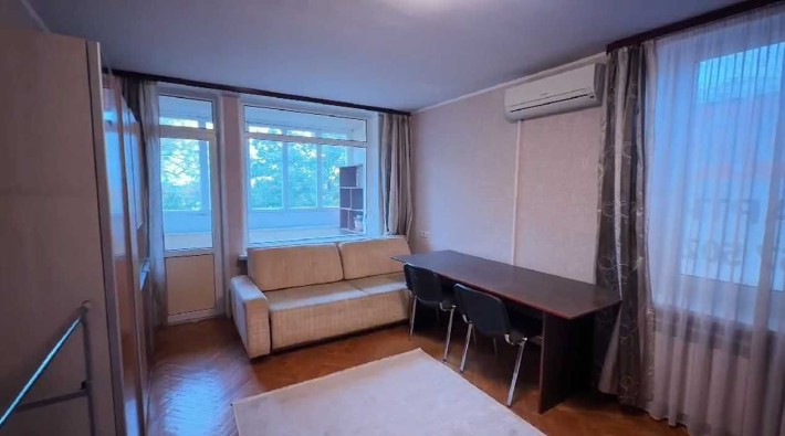 1-кімнатна квартира біля метро Лівобережна — вул. Шептицького, 7 - фото 1