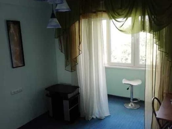 1к гостинка, Малишка, 27, 5хв. пішки м.Чернігівська Київ