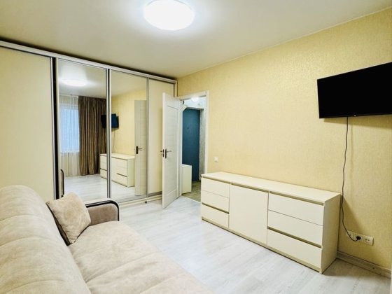 Актуально! Деміївска 39, для життя або під оренду Київ