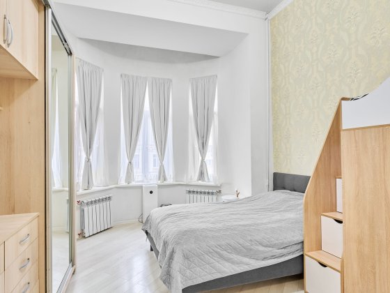 Без% Продаж 1к.кв у царському будинку по вулиця Саксаганського, 12-А Киев